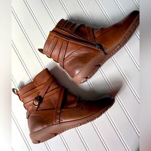 Romika leather boot in cognac size 37
